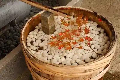 射水神社の手水舎