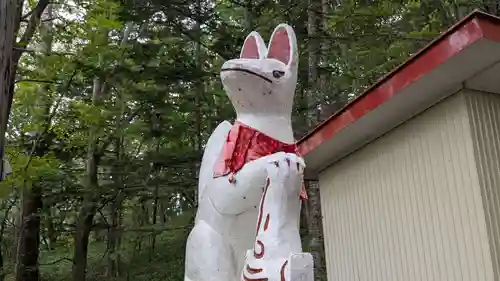 豊受稲荷神社の狛犬