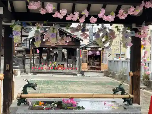 成田山札幌別院新栄寺の手水舎