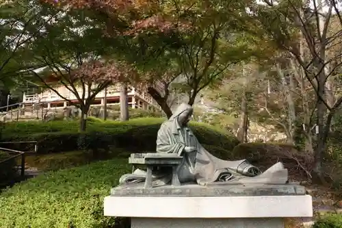 石山寺の像