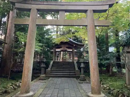 彌彦神社の鳥居