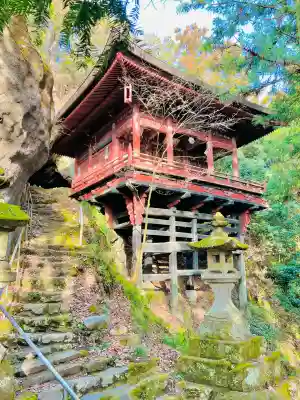 岩井堂（圓融寺境外観音堂）の{uncategorized: "未分類", other: "その他", undefined: "問題あり", building: "その他建物", grave: "お墓", sacred_gate: "鳥居", guardian: "狛犬", statue: "像", buddha: "仏像", history: "歴史", nature: "自然", garden: "庭園", animal: "動物", pagoda: "塔", temizu: "手水舎", mountain_gate: "山門・神門", sanctuary: "本殿・本堂", subordinate: "末社・摂社", art: "芸術", scenery: "景色", jizo: "地蔵", ema: "絵馬", goshuin: "御朱印", omikuji: "おみくじ", items: "授与品その他", amulet: "お守り", goshuincho: "御朱印帳", eats: "食事", festival: "お祭り", votive_dance: "神楽", shichigosan: "七五三参", wedding: "結婚式", experience: "体験その他", initially: "初詣", around: "周辺", anti_infection: "感染症対策"}