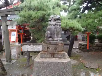 湊稲荷神社の狛犬