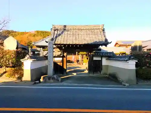 宝樹院の山門