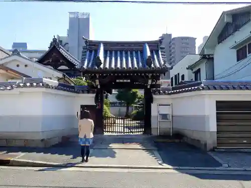 蓮成寺の山門・神門