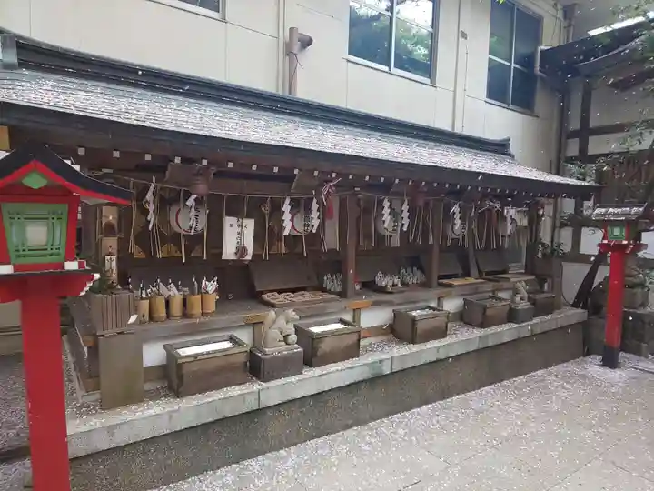 子安神社の末社・摂社