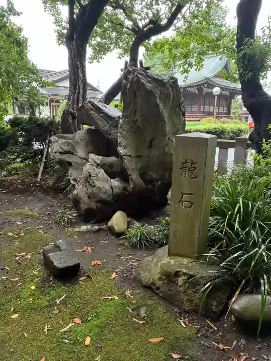 喜多見氷川神社の{uncategorized: "未分類", other: "その他", undefined: "問題あり", building: "その他建物", grave: "お墓", sacred_gate: "鳥居", guardian: "狛犬", statue: "像", buddha: "仏像", history: "歴史", nature: "自然", garden: "庭園", animal: "動物", pagoda: "塔", temizu: "手水舎", mountain_gate: "山門・神門", sanctuary: "本殿・本堂", subordinate: "末社・摂社", art: "芸術", scenery: "景色", jizo: "地蔵", ema: "絵馬", goshuin: "御朱印", omikuji: "おみくじ", items: "授与品その他", amulet: "お守り", goshuincho: "御朱印帳", eats: "食事", festival: "お祭り", votive_dance: "神楽", shichigosan: "七五三参", wedding: "結婚式", experience: "体験その他", initially: "初詣", around: "周辺", anti_infection: "感染症対策"}