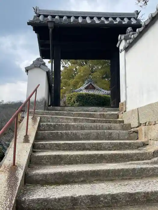 大山寺の山門