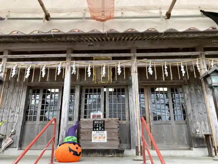 沖宮の本殿・本堂