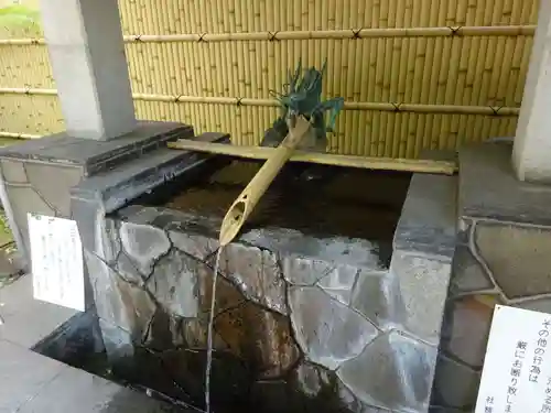 銀杏岡八幡神社の手水舎