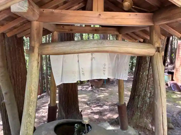 大澤神社の手水舎