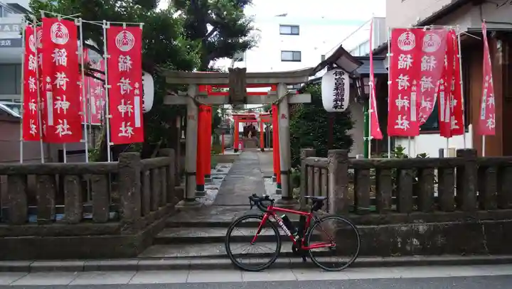伊富稲荷神社の鳥居