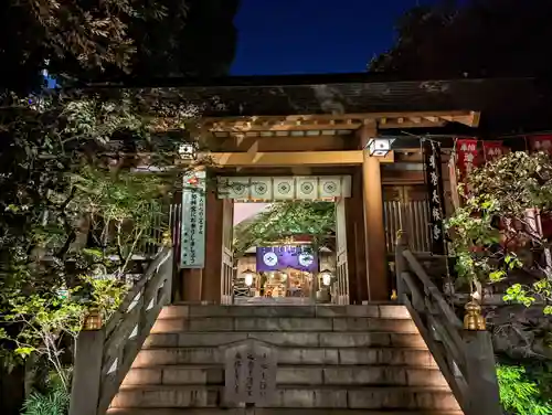 東京大神宮の山門・神門
