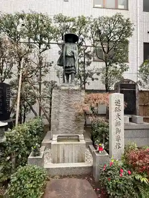 薬研堀不動院(川崎大師東京別院)の{uncategorized: "未分類", other: "その他", undefined: "問題あり", building: "その他建物", grave: "お墓", sacred_gate: "鳥居", guardian: "狛犬", statue: "像", buddha: "仏像", history: "歴史", nature: "自然", garden: "庭園", animal: "動物", pagoda: "塔", temizu: "手水舎", mountain_gate: "山門・神門", sanctuary: "本殿・本堂", subordinate: "末社・摂社", art: "芸術", scenery: "景色", jizo: "地蔵", ema: "絵馬", goshuin: "御朱印", omikuji: "おみくじ", items: "授与品その他", amulet: "お守り", goshuincho: "御朱印帳", eats: "食事", festival: "お祭り", votive_dance: "神楽", shichigosan: "七五三参", wedding: "結婚式", experience: "体験その他", initially: "初詣", around: "周辺", anti_infection: "感染症対策"}