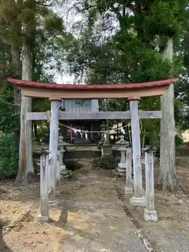 大鈴神社の{uncategorized: "未分類", other: "その他", undefined: "問題あり", building: "その他建物", grave: "お墓", sacred_gate: "鳥居", guardian: "狛犬", statue: "像", buddha: "仏像", history: "歴史", nature: "自然", garden: "庭園", animal: "動物", pagoda: "塔", temizu: "手水舎", mountain_gate: "山門・神門", sanctuary: "本殿・本堂", subordinate: "末社・摂社", art: "芸術", scenery: "景色", jizo: "地蔵", ema: "絵馬", goshuin: "御朱印", omikuji: "おみくじ", items: "授与品その他", amulet: "お守り", goshuincho: "御朱印帳", eats: "食事", festival: "お祭り", votive_dance: "神楽", shichigosan: "七五三参", wedding: "結婚式", experience: "体験その他", initially: "初詣", around: "周辺", anti_infection: "感染症対策"}