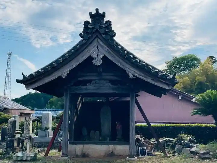 光安寺の{uncategorized: "未分類", other: "その他", undefined: "問題あり", building: "その他建物", grave: "お墓", sacred_gate: "鳥居", guardian: "狛犬", statue: "像", buddha: "仏像", history: "歴史", nature: "自然", garden: "庭園", animal: "動物", pagoda: "塔", temizu: "手水舎", mountain_gate: "山門・神門", sanctuary: "本殿・本堂", subordinate: "末社・摂社", art: "芸術", scenery: "景色", jizo: "地蔵", ema: "絵馬", goshuin: "御朱印", omikuji: "おみくじ", items: "授与品その他", amulet: "お守り", goshuincho: "御朱印帳", eats: "食事", festival: "お祭り", votive_dance: "神楽", shichigosan: "七五三参", wedding: "結婚式", experience: "体験その他", initially: "初詣", around: "周辺", anti_infection: "感染症対策"}