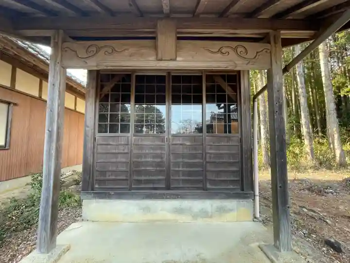 円立寺の{uncategorized: "未分類", other: "その他", undefined: "問題あり", building: "その他建物", grave: "お墓", sacred_gate: "鳥居", guardian: "狛犬", statue: "像", buddha: "仏像", history: "歴史", nature: "自然", garden: "庭園", animal: "動物", pagoda: "塔", temizu: "手水舎", mountain_gate: "山門・神門", sanctuary: "本殿・本堂", subordinate: "末社・摂社", art: "芸術", scenery: "景色", jizo: "地蔵", ema: "絵馬", goshuin: "御朱印", omikuji: "おみくじ", items: "授与品その他", amulet: "お守り", goshuincho: "御朱印帳", eats: "食事", festival: "お祭り", votive_dance: "神楽", shichigosan: "七五三参", wedding: "結婚式", experience: "体験その他", initially: "初詣", around: "周辺", anti_infection: "感染症対策"}