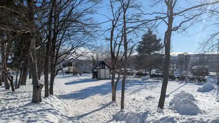 西御料地神社の庭園