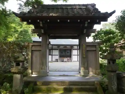 長安寺の山門