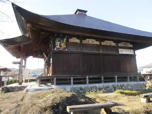 龍石寺の本殿・本堂