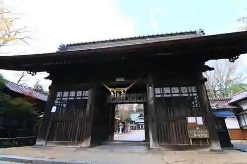 二本松神社の山門・神門