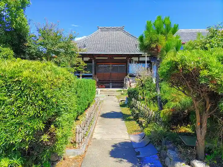 宝長寺の本殿・本堂