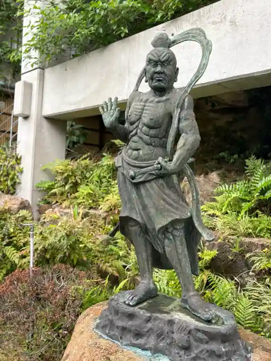 救馬溪観音の{uncategorized: "未分類", other: "その他", undefined: "問題あり", building: "その他建物", grave: "お墓", sacred_gate: "鳥居", guardian: "狛犬", statue: "像", buddha: "仏像", history: "歴史", nature: "自然", garden: "庭園", animal: "動物", pagoda: "塔", temizu: "手水舎", mountain_gate: "山門・神門", sanctuary: "本殿・本堂", subordinate: "末社・摂社", art: "芸術", scenery: "景色", jizo: "地蔵", ema: "絵馬", goshuin: "御朱印", omikuji: "おみくじ", items: "授与品その他", amulet: "お守り", goshuincho: "御朱印帳", eats: "食事", festival: "お祭り", votive_dance: "神楽", shichigosan: "七五三参", wedding: "結婚式", experience: "体験その他", initially: "初詣", around: "周辺", anti_infection: "感染症対策"}
