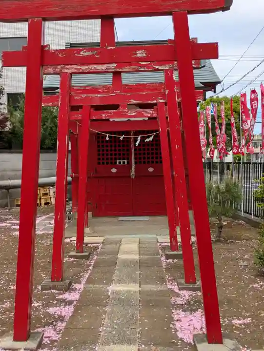 日新稲荷神社の{uncategorized: "未分類", other: "その他", undefined: "問題あり", building: "その他建物", grave: "お墓", sacred_gate: "鳥居", guardian: "狛犬", statue: "像", buddha: "仏像", history: "歴史", nature: "自然", garden: "庭園", animal: "動物", pagoda: "塔", temizu: "手水舎", mountain_gate: "山門・神門", sanctuary: "本殿・本堂", subordinate: "末社・摂社", art: "芸術", scenery: "景色", jizo: "地蔵", ema: "絵馬", goshuin: "御朱印", omikuji: "おみくじ", items: "授与品その他", amulet: "お守り", goshuincho: "御朱印帳", eats: "食事", festival: "お祭り", votive_dance: "神楽", shichigosan: "七五三参", wedding: "結婚式", experience: "体験その他", initially: "初詣", around: "周辺", anti_infection: "感染症対策"}
