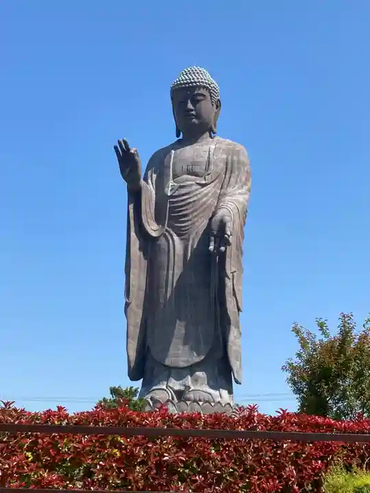 東本願寺本廟 牛久浄苑(牛久大仏)の仏像