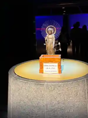 東本願寺本廟 牛久浄苑（牛久大仏）の{uncategorized: "未分類", other: "その他", undefined: "問題あり", building: "その他建物", grave: "お墓", sacred_gate: "鳥居", guardian: "狛犬", statue: "像", buddha: "仏像", history: "歴史", nature: "自然", garden: "庭園", animal: "動物", pagoda: "塔", temizu: "手水舎", mountain_gate: "山門・神門", sanctuary: "本殿・本堂", subordinate: "末社・摂社", art: "芸術", scenery: "景色", jizo: "地蔵", ema: "絵馬", goshuin: "御朱印", omikuji: "おみくじ", items: "授与品その他", amulet: "お守り", goshuincho: "御朱印帳", eats: "食事", festival: "お祭り", votive_dance: "神楽", shichigosan: "七五三参", wedding: "結婚式", experience: "体験その他", initially: "初詣", around: "周辺", anti_infection: "感染症対策"}