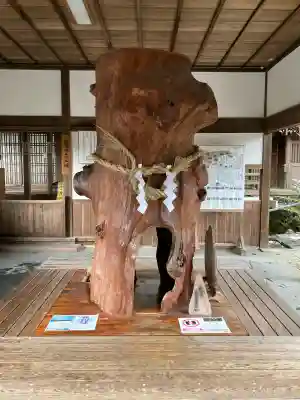 伊太祁曽神社の{uncategorized: "未分類", other: "その他", undefined: "問題あり", building: "その他建物", grave: "お墓", sacred_gate: "鳥居", guardian: "狛犬", statue: "像", buddha: "仏像", history: "歴史", nature: "自然", garden: "庭園", animal: "動物", pagoda: "塔", temizu: "手水舎", mountain_gate: "山門・神門", sanctuary: "本殿・本堂", subordinate: "末社・摂社", art: "芸術", scenery: "景色", jizo: "地蔵", ema: "絵馬", goshuin: "御朱印", omikuji: "おみくじ", items: "授与品その他", amulet: "お守り", goshuincho: "御朱印帳", eats: "食事", festival: "お祭り", votive_dance: "神楽", shichigosan: "七五三参", wedding: "結婚式", experience: "体験その他", initially: "初詣", around: "周辺", anti_infection: "感染症対策"}