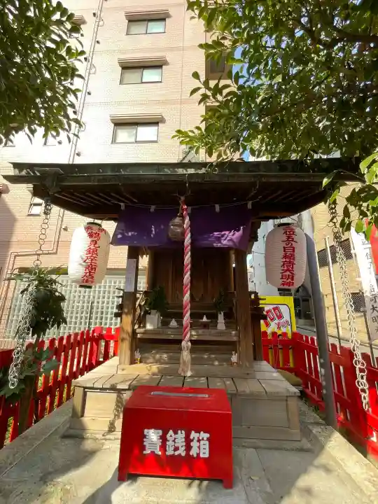 五の日稲荷大明神の{uncategorized: "未分類", other: "その他", undefined: "問題あり", building: "その他建物", grave: "お墓", sacred_gate: "鳥居", guardian: "狛犬", statue: "像", buddha: "仏像", history: "歴史", nature: "自然", garden: "庭園", animal: "動物", pagoda: "塔", temizu: "手水舎", mountain_gate: "山門・神門", sanctuary: "本殿・本堂", subordinate: "末社・摂社", art: "芸術", scenery: "景色", jizo: "地蔵", ema: "絵馬", goshuin: "御朱印", omikuji: "おみくじ", items: "授与品その他", amulet: "お守り", goshuincho: "御朱印帳", eats: "食事", festival: "お祭り", votive_dance: "神楽", shichigosan: "七五三参", wedding: "結婚式", experience: "体験その他", initially: "初詣", around: "周辺", anti_infection: "感染症対策"}
