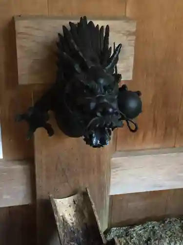 丹生神社の手水舎