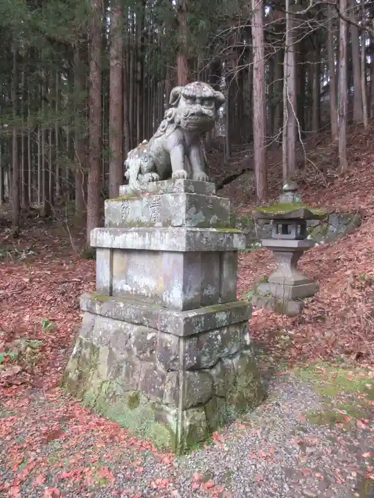 戸隠神社宝光社の狛犬