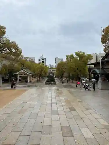 湊川神社の{uncategorized: "未分類", other: "その他", undefined: "問題あり", building: "その他建物", grave: "お墓", sacred_gate: "鳥居", guardian: "狛犬", statue: "像", buddha: "仏像", history: "歴史", nature: "自然", garden: "庭園", animal: "動物", pagoda: "塔", temizu: "手水舎", mountain_gate: "山門・神門", sanctuary: "本殿・本堂", subordinate: "末社・摂社", art: "芸術", scenery: "景色", jizo: "地蔵", ema: "絵馬", goshuin: "御朱印", omikuji: "おみくじ", items: "授与品その他", amulet: "お守り", goshuincho: "御朱印帳", eats: "食事", festival: "お祭り", votive_dance: "神楽", shichigosan: "七五三参", wedding: "結婚式", experience: "体験その他", initially: "初詣", around: "周辺", anti_infection: "感染症対策"}