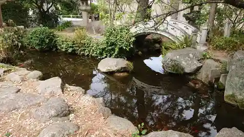 鳥飼八幡宮の庭園