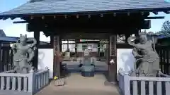 玉泉寺の山門