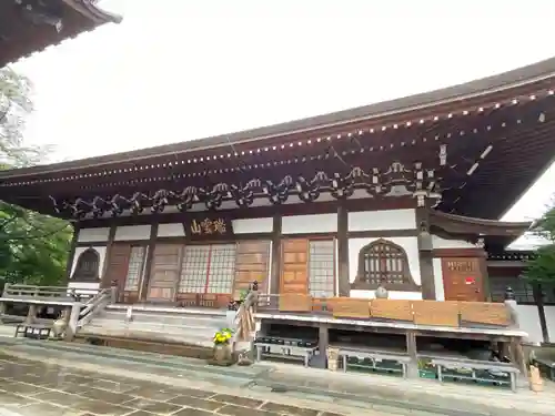 龍峰寺の本殿・本堂