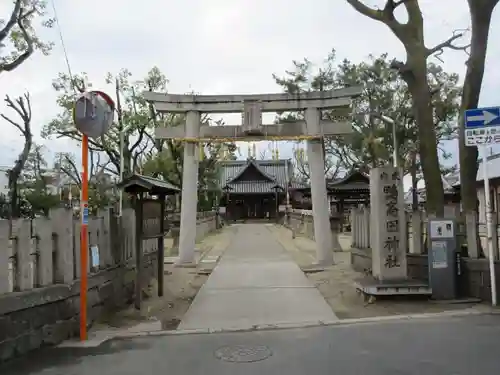 鴨高田神社の鳥居