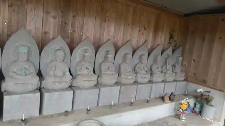 弘法寺別院の仏像