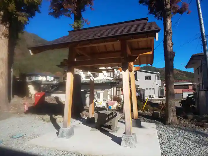 浅間日月神社の手水舎