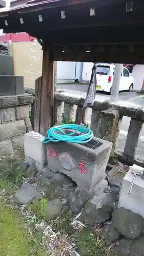 第六天稲荷社の手水舎