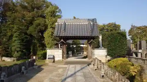 南蔵院の山門