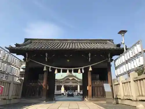 岡山神社の山門・神門