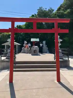 元乃隅神社の{uncategorized: "未分類", other: "その他", undefined: "問題あり", building: "その他建物", grave: "お墓", sacred_gate: "鳥居", guardian: "狛犬", statue: "像", buddha: "仏像", history: "歴史", nature: "自然", garden: "庭園", animal: "動物", pagoda: "塔", temizu: "手水舎", mountain_gate: "山門・神門", sanctuary: "本殿・本堂", subordinate: "末社・摂社", art: "芸術", scenery: "景色", jizo: "地蔵", ema: "絵馬", goshuin: "御朱印", omikuji: "おみくじ", items: "授与品その他", amulet: "お守り", goshuincho: "御朱印帳", eats: "食事", festival: "お祭り", votive_dance: "神楽", shichigosan: "七五三参", wedding: "結婚式", experience: "体験その他", initially: "初詣", around: "周辺", anti_infection: "感染症対策"}