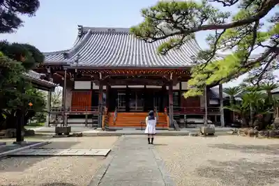 西方寺の本殿・本堂