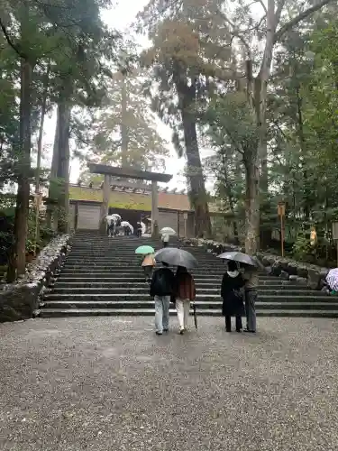 伊勢神宮内宮（皇大神宮）の{uncategorized: "未分類", other: "その他", undefined: "問題あり", building: "その他建物", grave: "お墓", sacred_gate: "鳥居", guardian: "狛犬", statue: "像", buddha: "仏像", history: "歴史", nature: "自然", garden: "庭園", animal: "動物", pagoda: "塔", temizu: "手水舎", mountain_gate: "山門・神門", sanctuary: "本殿・本堂", subordinate: "末社・摂社", art: "芸術", scenery: "景色", jizo: "地蔵", ema: "絵馬", goshuin: "御朱印", omikuji: "おみくじ", items: "授与品その他", amulet: "お守り", goshuincho: "御朱印帳", eats: "食事", festival: "お祭り", votive_dance: "神楽", shichigosan: "七五三参", wedding: "結婚式", experience: "体験その他", initially: "初詣", around: "周辺", anti_infection: "感染症対策"}