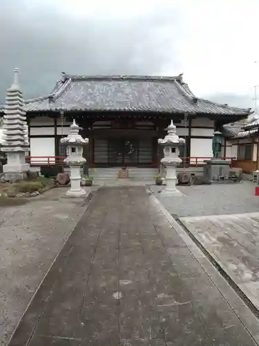 宝秀寺の本殿