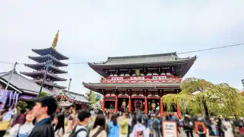 浅草神社の山門