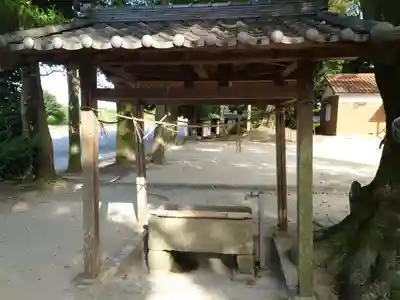 謁播神社の手水舎